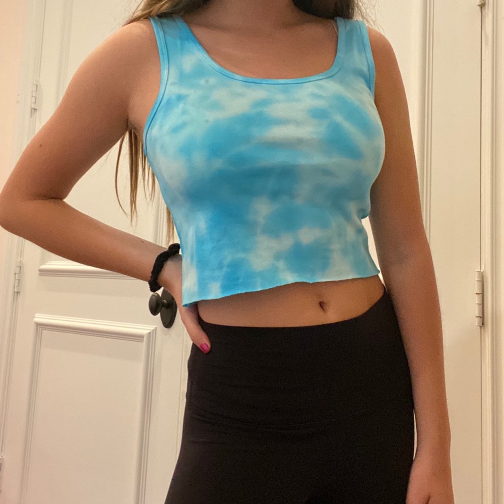 Cropped Blue Tie Dye Tank Top